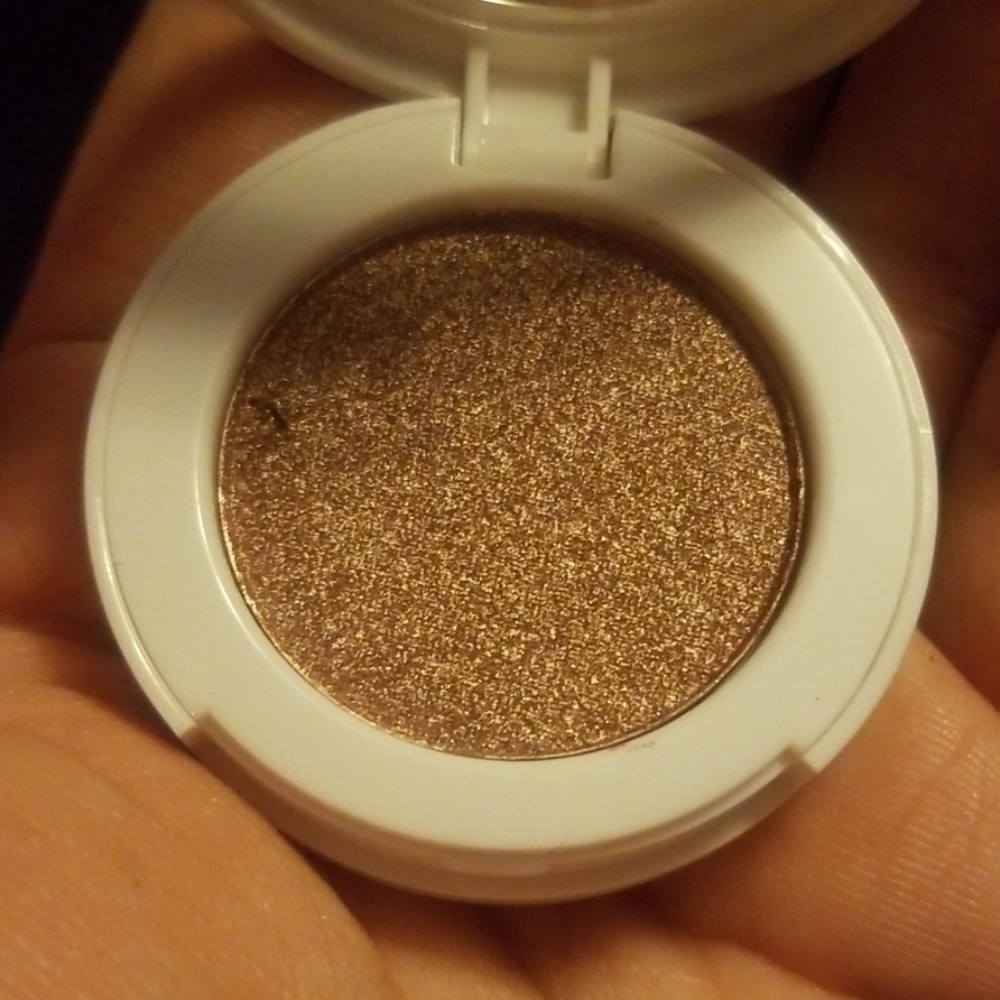 Coloured Raine Eye Shadow in Who Me? NiB